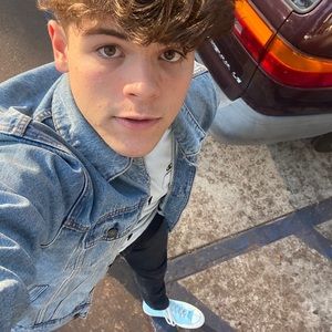 Meet your Posher, Brandon